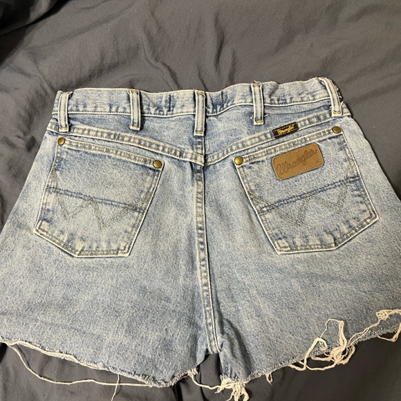 Mens Wrangler George straight cut off shorts - Picture 2 of 2